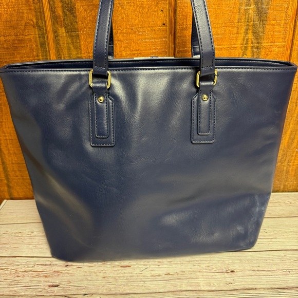 TOMMY HILFIGER Jaden Plus Faux Leather Medium Tote - Picture 2 of 7